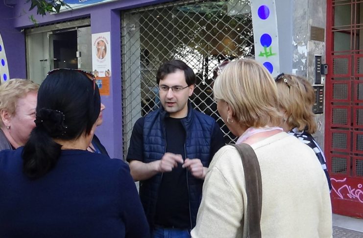 ავთანდილ გიუნაშვილის განცხადებით ელჩები და კონსულები ემიგრანტების პრობლემებით არ ინტერესდებიან.