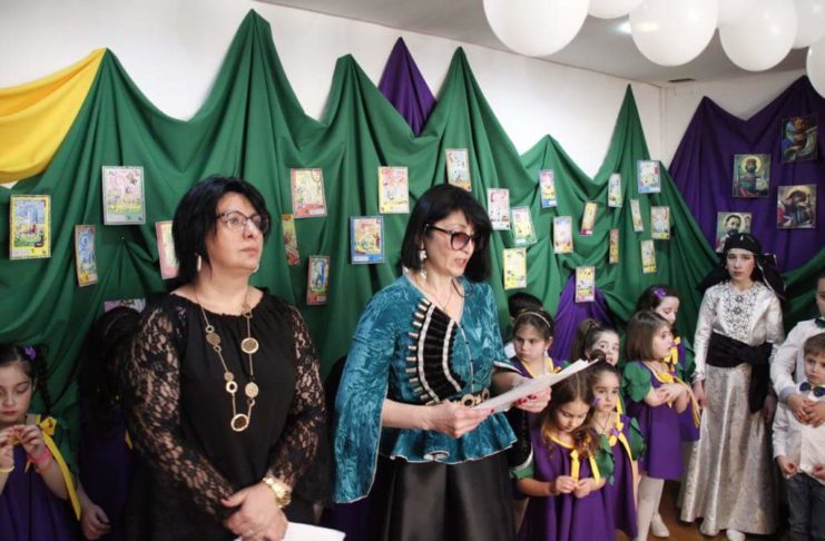 ბარის ქართული საკვირაო სკოლის ორგანიზებითა დედაენის დღისადმი მიძღვნილი ღონისძიება გაიმართა. „კიდევაც დაიზრდებიან ალგეთს ლეკვები მგლისანი„